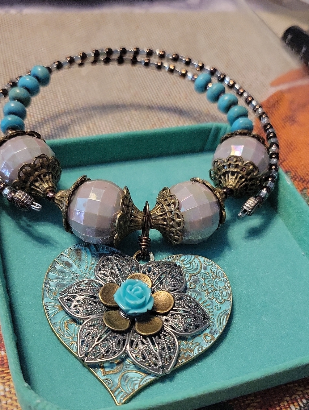STUDDING  CHOCKER NECKLACE